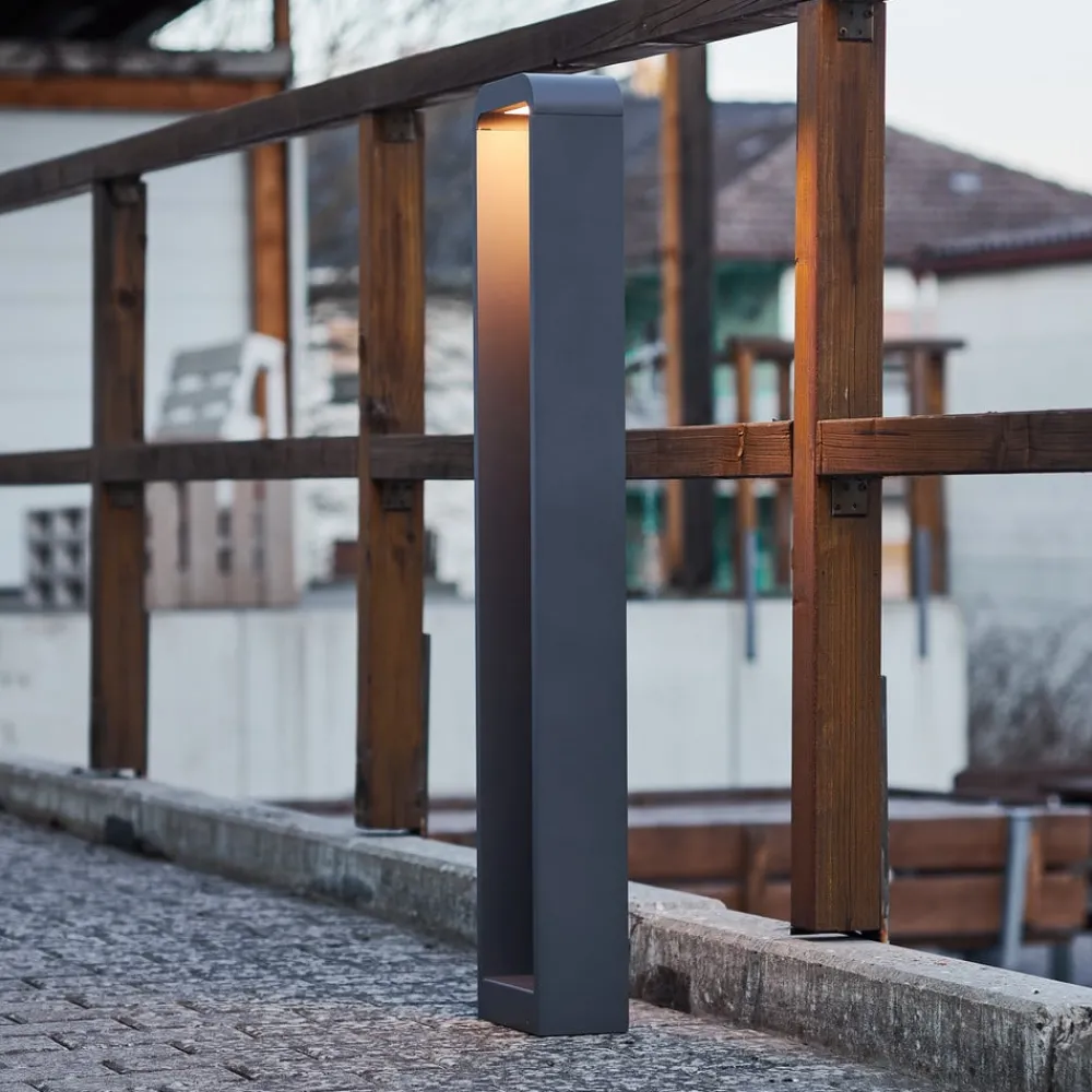 Gadebelysning ^ Lindby Emima LED-gadelampe lavet af aluminium 100 cm