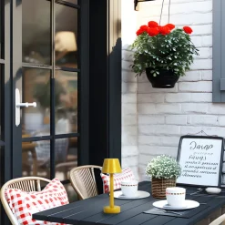 Lindby Dekorationsbelysning|Terrassebelysning > genopladelig LED-lampe Gaja, gul, USB, IP44, RGBW, dæmpbar