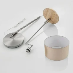 Gang|Pendellamper ^ Lindby gulvlampe Zinia, nikkelfarvet, hylde, USB-tilslutning