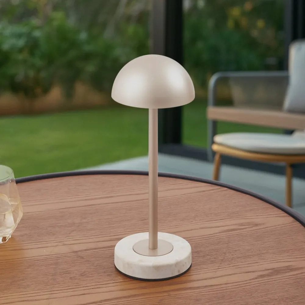Dekorationsbelysning|Terrassebelysning ^ Lindby LED-batteridrevet bordlampe Pippin, guld/travertin, IP44