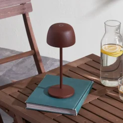 Lindby Dekorationsbelysning|Terrassebelysning > LED-bordlampe Arietty, brun, dæmpbar, IP65