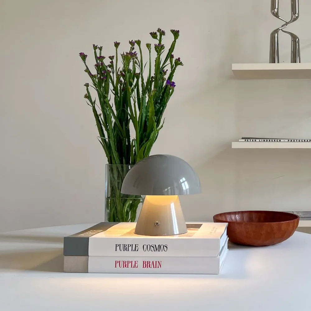 Bordlamper ^ Lindby LED genopladelig bordlampe Nevijo, grå, Ø18cm, USB, dæmper