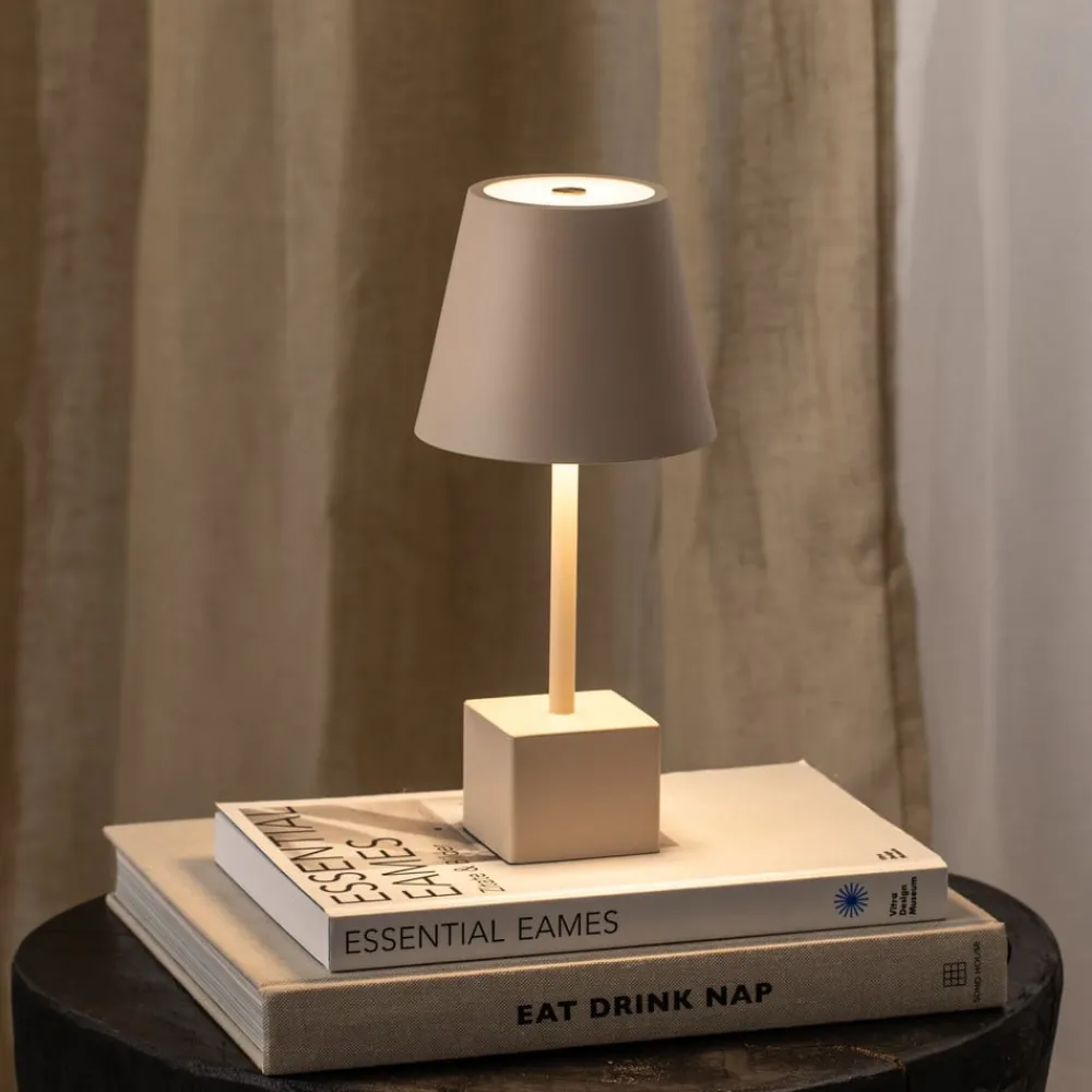 Lindby Dekorationsbelysning|Terrassebelysning > LED genopladelig bordlampe Janea CUBE, beige, metal
