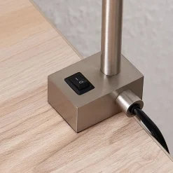 Lindby Arbejdsrum/Kontor|Bordlamper > LED-klemmelampe Hanilo, højde 80 cm, nikkel, metal