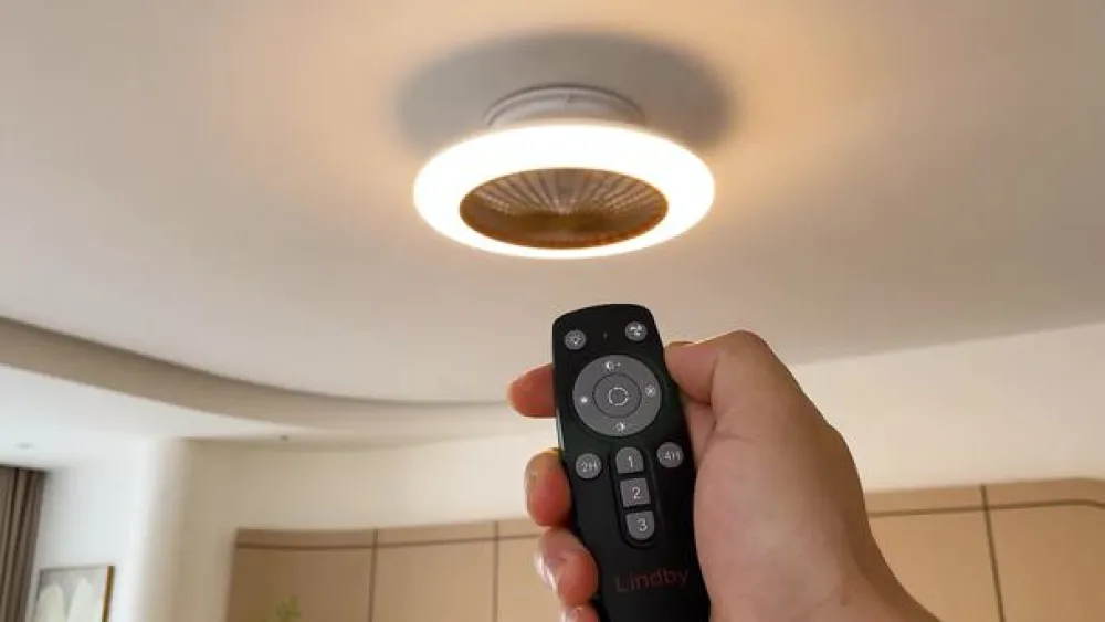 Loftventilatorer ^ Lindby LED-loftventilator Mamuti, træfarvet, støjsvag, 55 cm