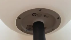Dekorationsbelysning|Solcellelamper ^ Lindby LED-solcellelampe Lago, Ø 30 cm, kugle, jordspyd, hvid
