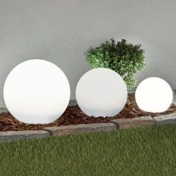 Lindby Dekorationsbelysning|Solcellelamper > LED-solcellelamper Lago, sæt med 3, kugler, jordspyd, hvid
