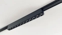 Lindby Skinnesystem > LED-strip 48V Lumaro,sort,12 punkter,2,4cm,dæmpbar