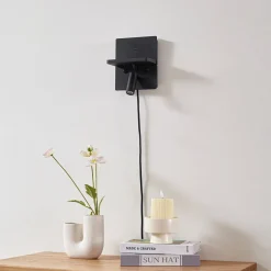 Gang|Væglamper ^ Lindby LED-væglampe Auden, sort, stik, ladestation