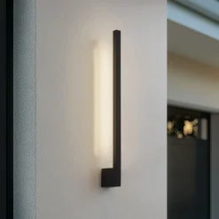 Terrassebelysning|Væglamper ^ Lindby LED-væglampe Neano, 60 cm, sort, metal, IP54