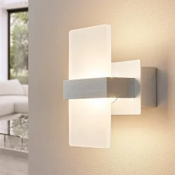 Lindby Gang|Pendellamper > LED-væglampe Yorick, 18 cm, aluminium/hvid med afbryder