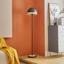Gulvlamper ^ Lindby Lonnaris gulvlampe med rattan, sort
