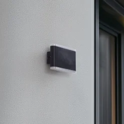 Lindby Terrassebelysning|Væglamper > Smart LED udendørs væglampe Elvi, CCT, RGB, Tuya, IP54