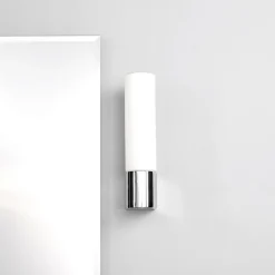 Lindby Gang|Væg- Og Spejllamper > spejllampe Melike, 27 cm, krom, IP44, stikkontakt