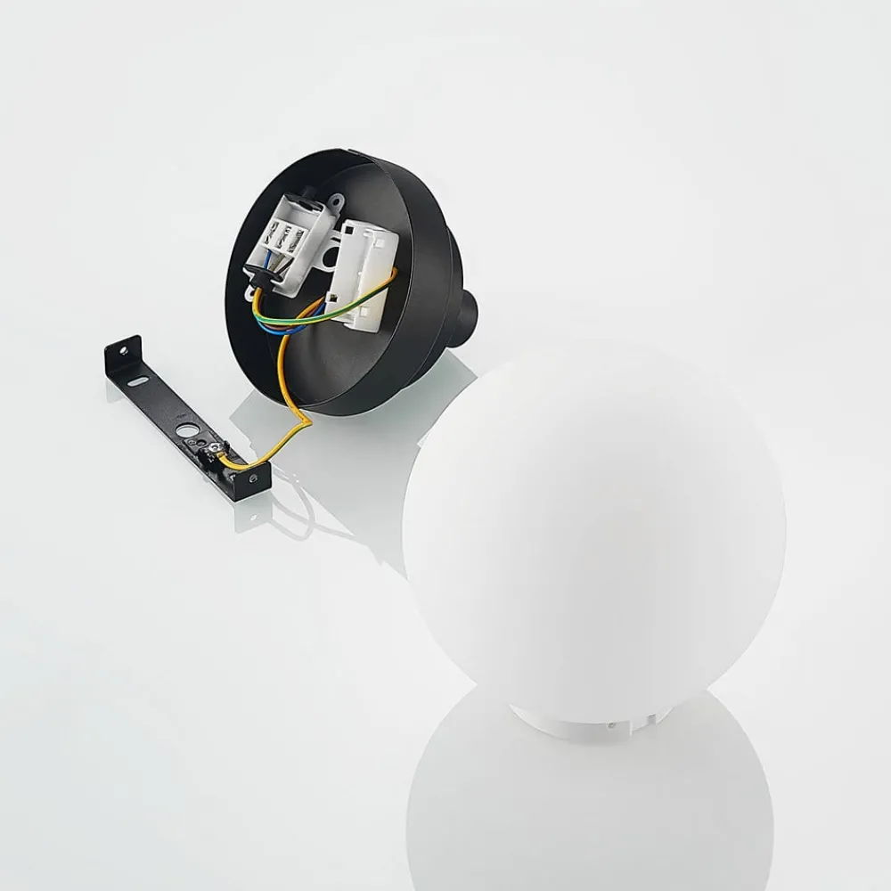 Lindby Loftlamper > Tavino loftslampe, sfærisk skærm, sort