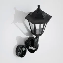 Lindby Terrassebelysning|Væglamper > udendørs LED-væglampe Iavo, sort, lygte, 38 cm