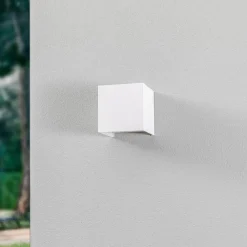 Lindby Terrassebelysning|Væglamper > udendørs LED-væglampe Nivar, kantet, hvid, metal, IP54