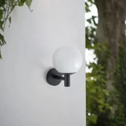 Terrassebelysning|Væglamper ^ Lindby udendørs væglampe Dangan, hvid, glas, Ø 20 cm, IP44