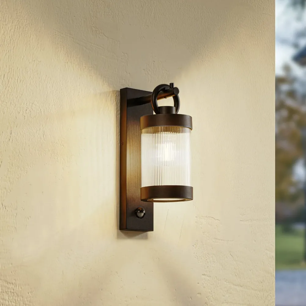 Lindby Væglampe Med Sensor|Terrassebelysning > udendørs væglampe Yrene, 20cm, sort, sensor, riffel