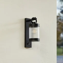 Lindby Væglampe Med Sensor|Terrassebelysning > udendørs væglampe Yrene, 20cm, sort, sensor, riffel