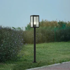 Gadebelysning ^ Lindby vejlampe Bolgar, sort, metal, glas, 15 cm