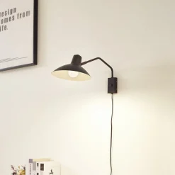 Væglamper ^ Lindby væglampe Adrik, sort, metal, med stikprop