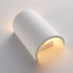 Væglamper|Væglamper ^ Lindby væglampe Colja, rund, højde 16 cm, gips, hvid