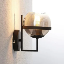 Lindby Pendellamper|Væglamper > væglampe Marinka, højde 20 cm, sort, røgfarvet glas