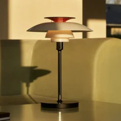 Louis Poulsen Dekorationsbelysning > LED-bordlampe PH 80, hvid/rød/krom IP44