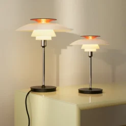 Louis Poulsen Dekorationsbelysning > LED-bordlampe PH 80, hvid/rød/krom IP44