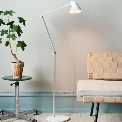 Louis Poulsen Arbejdsrum/Kontor|Gulvlamper > NJP LED-gulvlampe 2.700 K, hvid