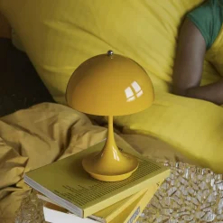 Louis Poulsen Dekorationsbelysning > Panthella PORTABLE 160 V3, uigennemsigtig gul