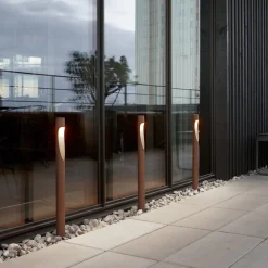 Louis Poulsen Gadebelysning > vejlampe Flindt, 930, corten 70 cm base 24 V