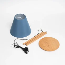 Gang|Pendellamper ^ Lucande gulvlampe Jinda, blå, træ, stof, 160 cm, E27