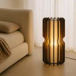 Lucande Gang|Gulvlamper > gulvlampe Juneta, 75 cm, brun, træ, tekstil