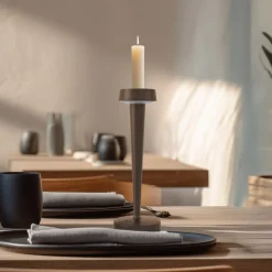Dekorationsbelysning ^ Lucande LED-batteridrevet lysestage Lea, vase, mørkebrun, 28 cm