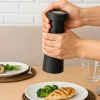 Bordlamper ^ Lucande LED-peberkværn Pepper, mørkegrå, batteri, IP44