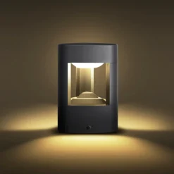 Lucande Terrassebelysning|Sokkellamper > LED-sokkellampe Pirron, 20 cm, trekantet, IP54