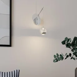 Lucande Væglamper|Væglamper > LED-væglampe Hayley, kromfarvet, glas, højde 34 cm