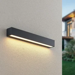 Terrassebelysning ^ Lucande LED-væglampe Lengo, 50 cm, antracit, ned, 3.000K