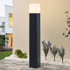 Gadebelysning ^ Lucande Obuna vejlampe, højde 80 cm
