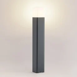 Gadebelysning ^ Lucande Obuna vejlampe, højde 80 cm