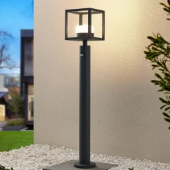 Lucande Gadebelysning > Timio vejlampe, 85 cm, bevægelsessensor, GX53, IP44