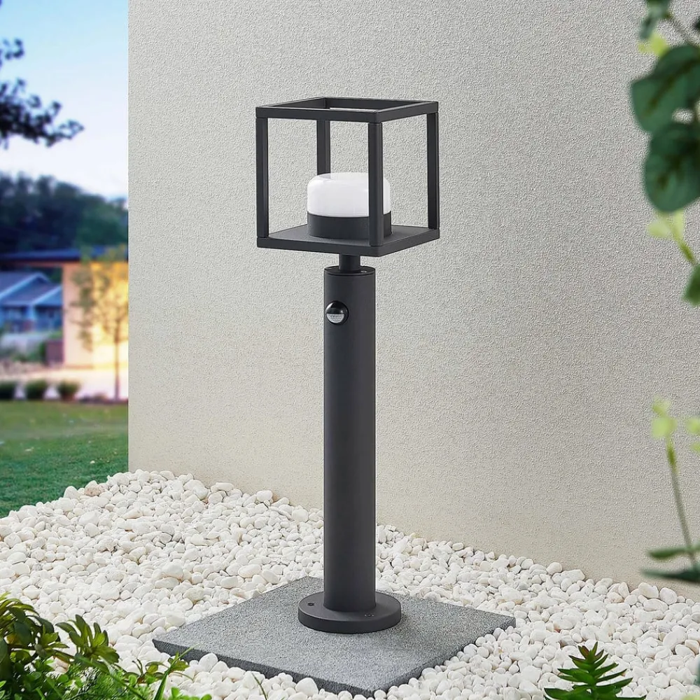 Lucande Gadebelysning > Timio vejlampe, 60cm, bevægelsessensor, GX53, IP44