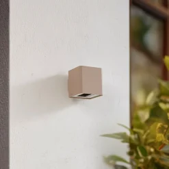 Lucande Terrassebelysning|Væglamper > udendørs LED-væglampe Aaron, beige, IP54, op/ned