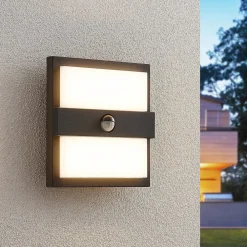 Lucande Væglamper > udendørs LED-væglampe Gylfi, 20 cm, sort, sensor