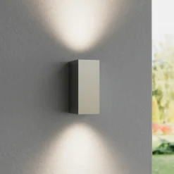 Væglamper ^ Lucande udendørs væglampe Tavi, 15 cm, sølv, Bridgelux LED