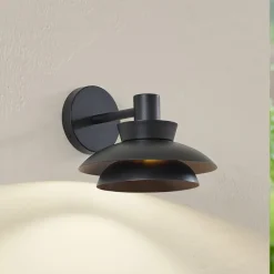 Terrassebelysning|Væglamper ^ Lucande udendørs væglampe Thais, sort, metal, Ø 25 cm