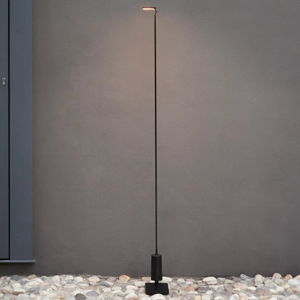 Luceplan Gadebelysning > LED-vejlampe Flia, 120 cm høj, sort, plast