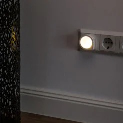 Müller-Licht Væglamper > Luna Sensor LED-stikkontaktlampe natlys